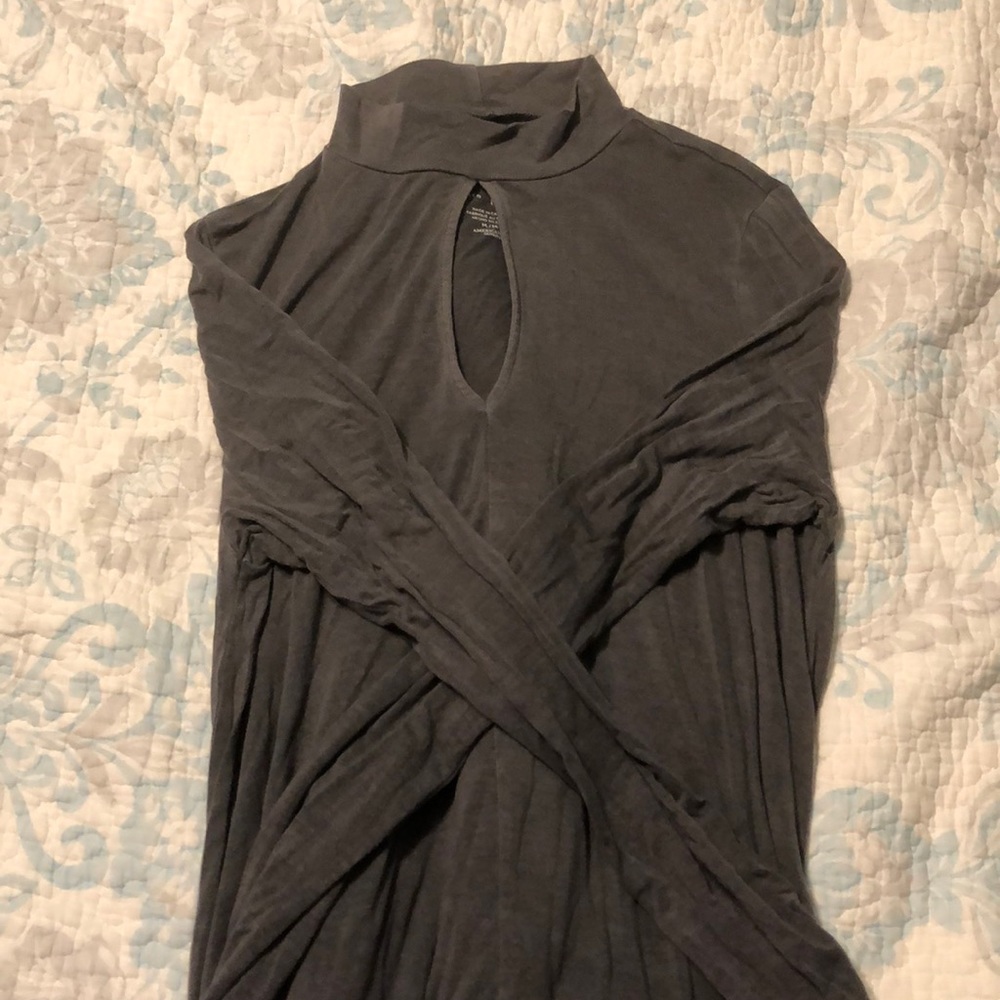 grey keyhole long sleeve